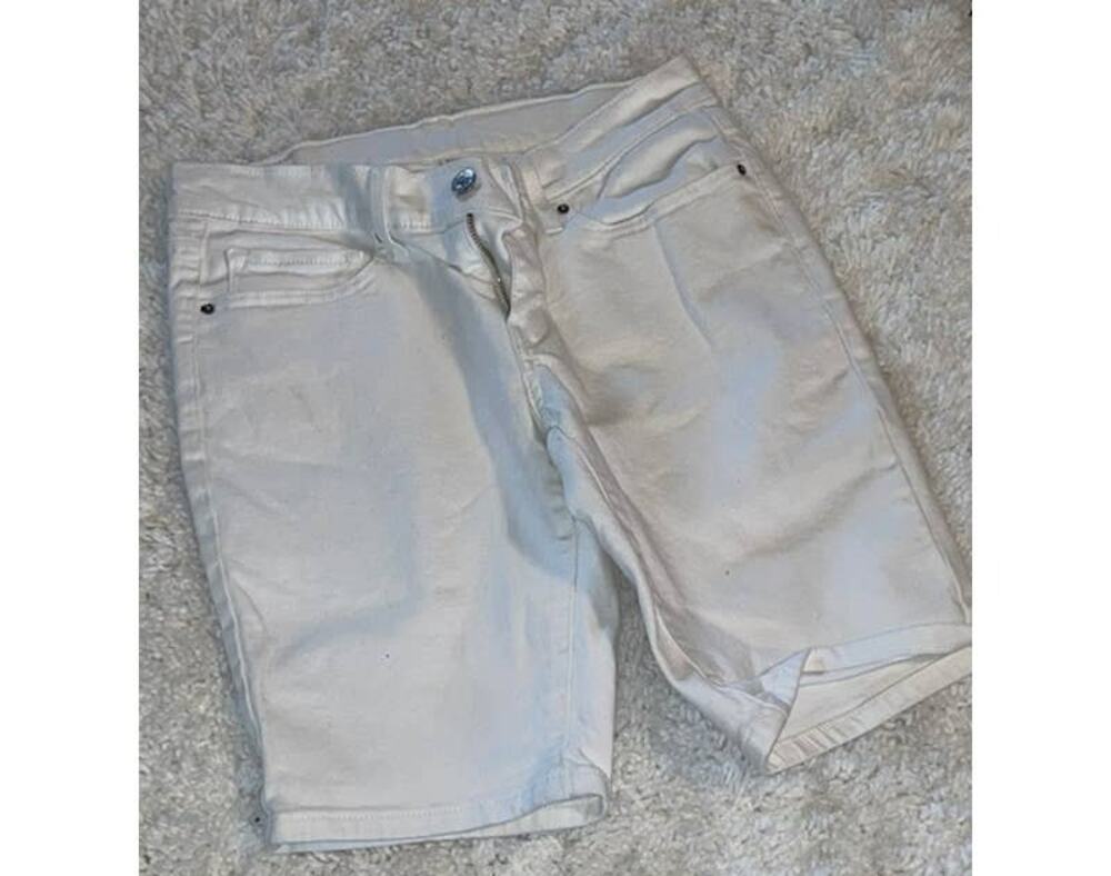 Levi's White jean walking short sz 27 EUC